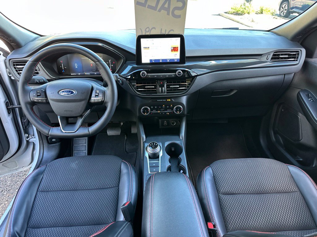 Used 2025 Ford Escape ST-Line Select AWD/4WD image 42