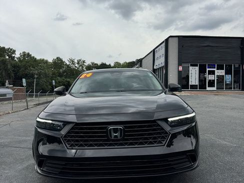 Used 2024 Honda Accord EX image 2