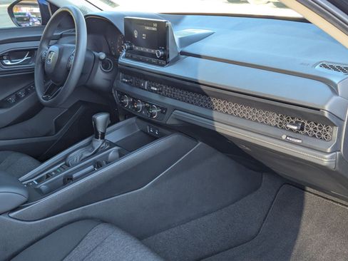 Used 2025 Honda Accord SE image 29