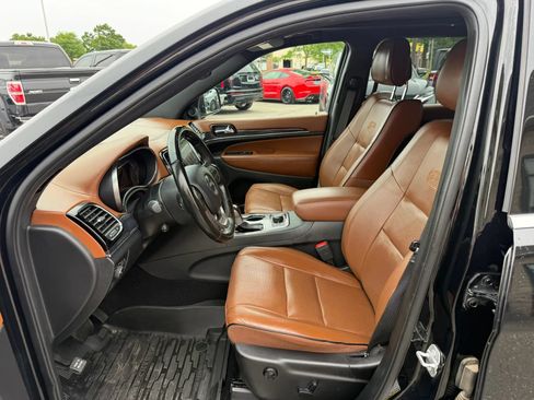 Used 2020 Jeep Grand Cherokee Overland AWD/4WD image 15