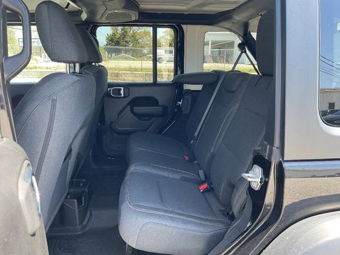 Used 2024 Jeep Wrangler Unlimited Sport AWD/4WD image 9