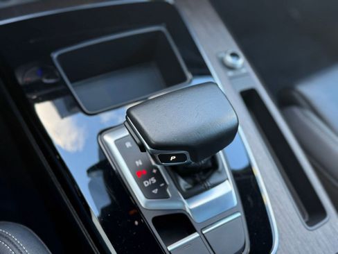 Used 2022 Audi Q5 2.0T Premium image 17