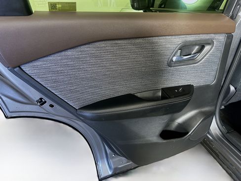 Used 2023 Nissan Rogue SV FWD image 25