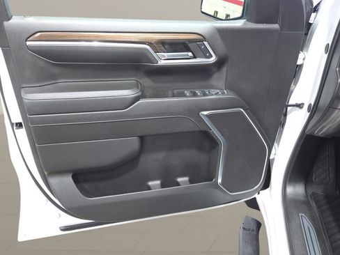 Used 2024 Chevrolet Silverado 1500 LT AWD/4WD image 7