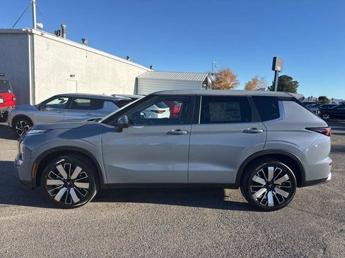New 2026 Mitsubishi Outlander SE FWD image 4
