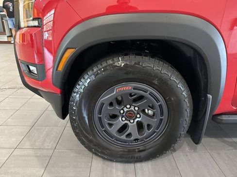 Used 2025 Nissan Frontier Pro-X RWD image 8