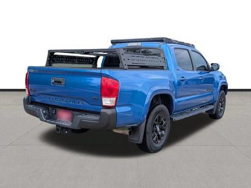 Used 2017 Toyota Tacoma SR5 w/ Tow Package AWD/4WD image 5