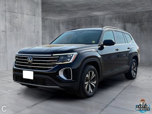 Used 2025 Volkswagen Atlas SE FWD image 2