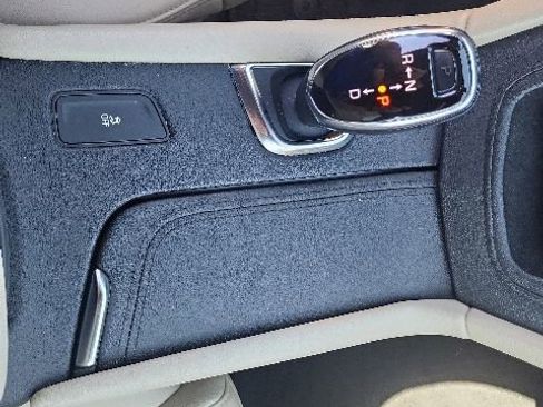 Used 2019 Cadillac XT5 FWD image 36