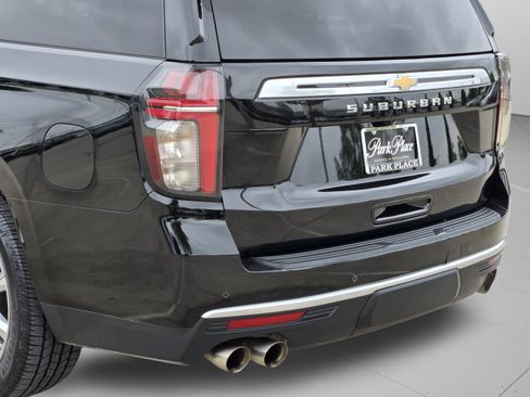Used 2022 Chevrolet Suburban High Country w/ Max Trailering Package AWD/4WD image 38