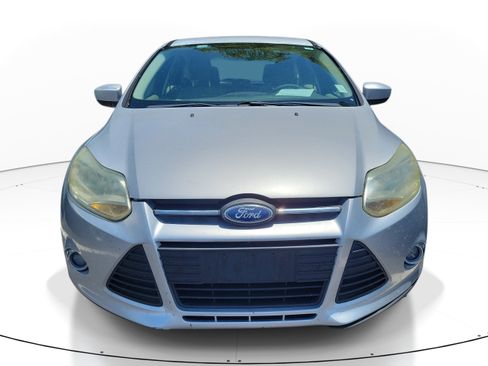 Used 2012 Ford Focus SE FWD image 2