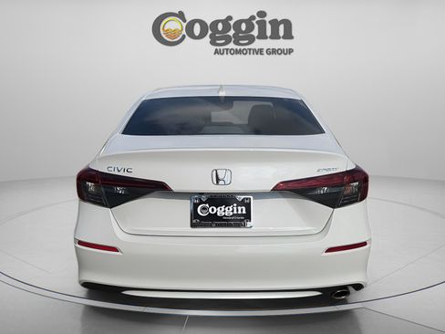 Used 2025 Honda Civic Sport image 4
