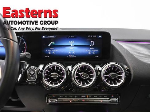 Used 2022 Mercedes-Benz GLA 250 4MATIC w/ Premium Package Lite image 12