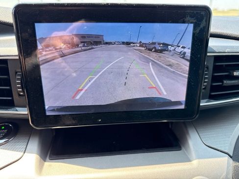 Used 2021 Ford Explorer XLT w/ Equipment Group 202A RWD image 26