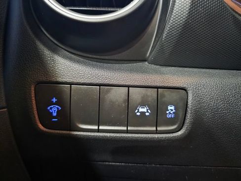 Used 2020 Hyundai Kona SE AWD/4WD image 18