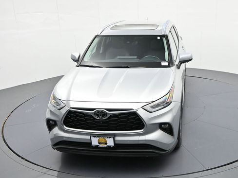 Used 2023 Toyota Highlander Limited AWD/4WD image 27