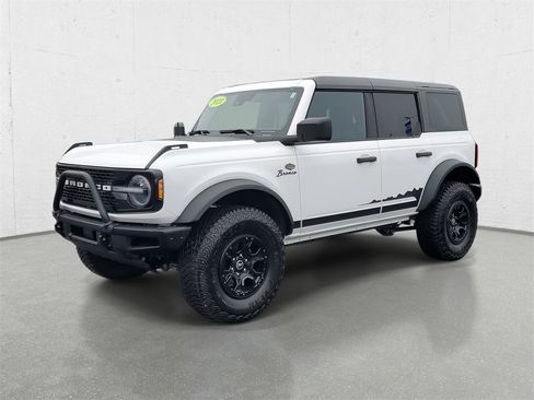 Used 2023 Ford Bronco Wildtrak image 4
