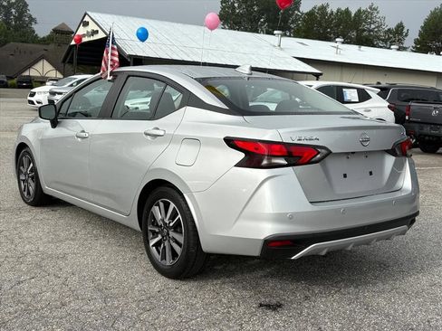 Used 2023 Nissan Versa SV FWD image 7