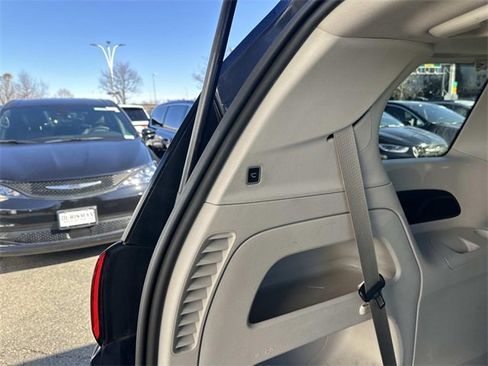 Certified 2020 Chrysler Pacifica Touring w/ Advanced Safetytec Group image 13