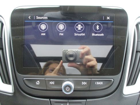 Used 2024 Chevrolet Malibu LT image 20