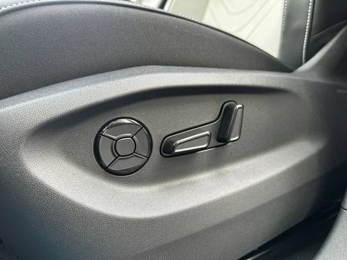 New 2026 Volkswagen Tiguan SE AWD/4WD image 9