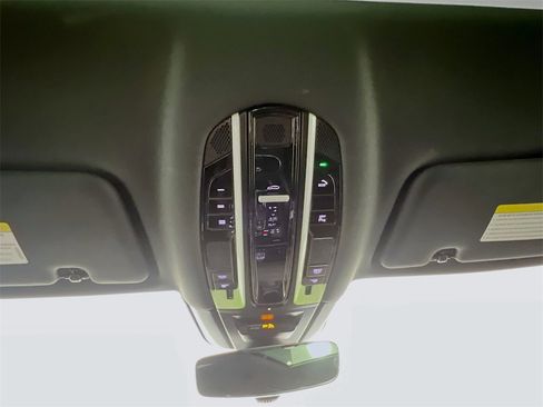 Certified 2023 Porsche Cayenne Coupe image 13