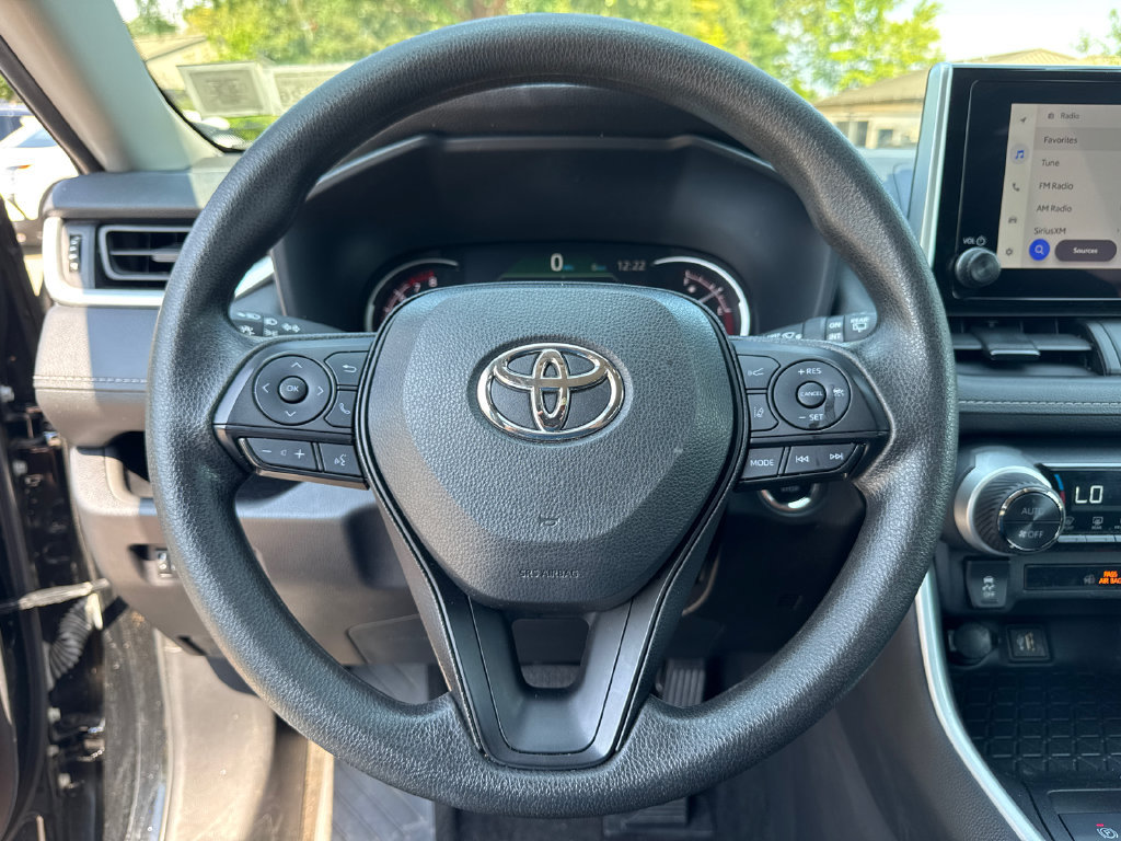 Used 2025 Toyota RAV4 XLE AWD/4WD image 26