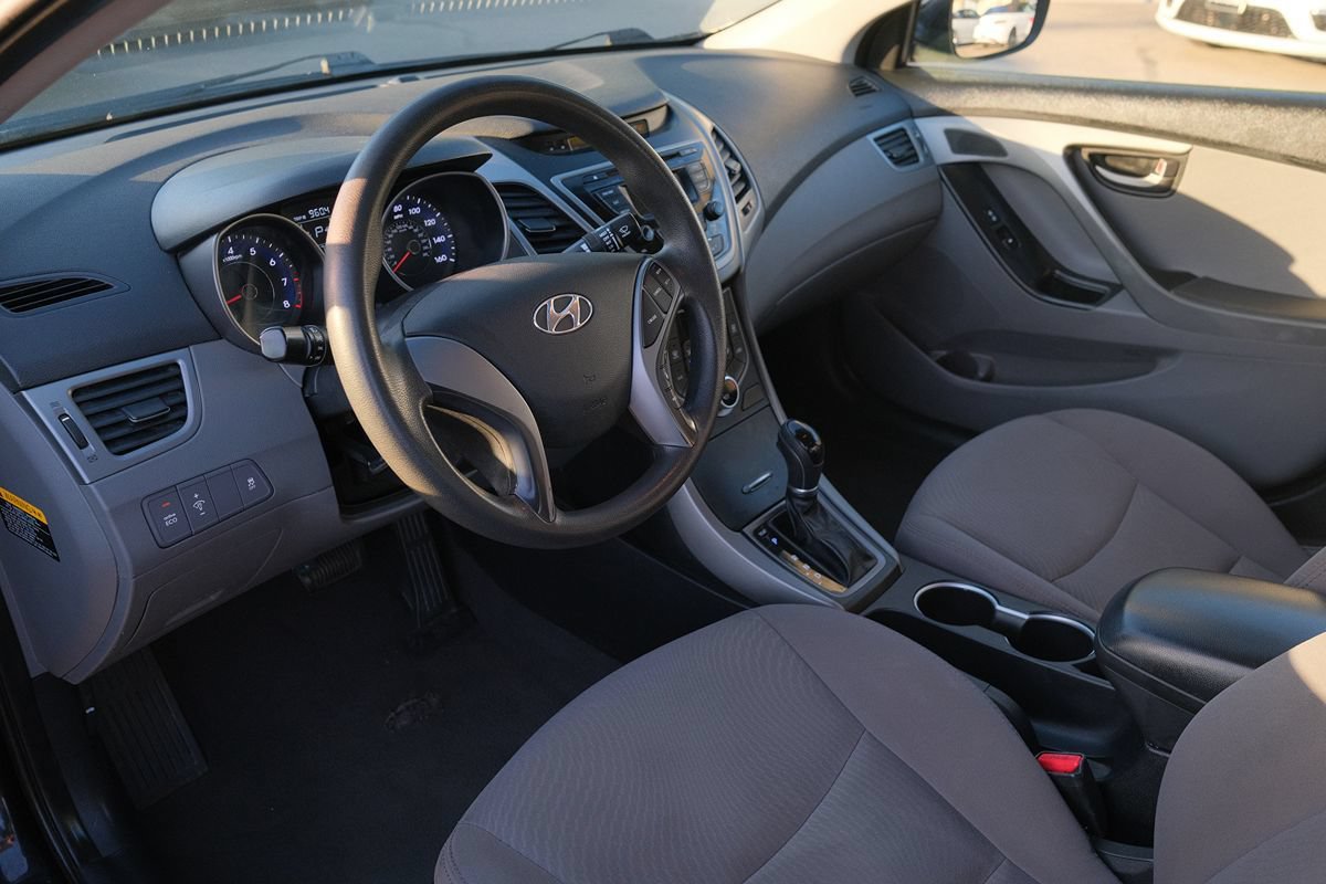 Used 2015 Hyundai Elantra SE FWD image 13