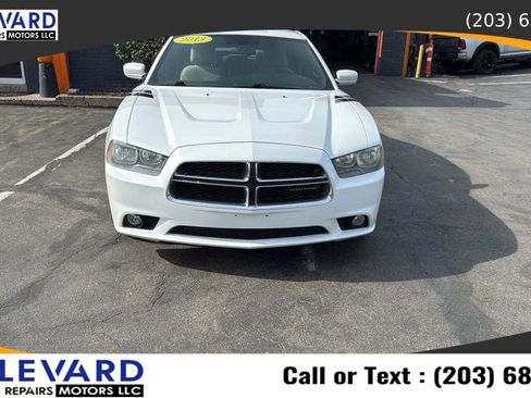Used 2013 Dodge Charger SE w/ Sport Appearance Group image 2