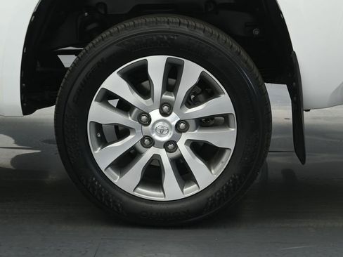 Used 2015 Toyota Tundra Limited w/ Limited Premium Package image 24