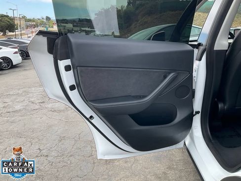 Used 2022 Tesla Model Y Performance AWD/4WD image 38