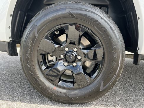 Used 2025 RAM 1500 Big Horn AWD/4WD image 23