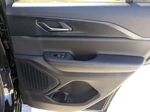 New 2025 Jeep Grand Cherokee Laredo image 38