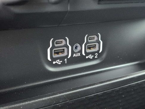Used 2021 RAM 1500 Laramie AWD/4WD image 28