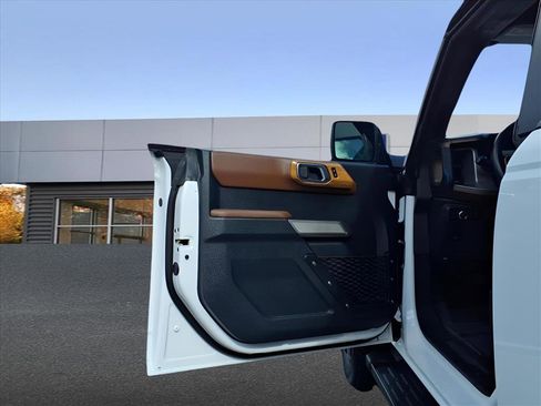 Used 2023 Ford Bronco Outer Banks image 16