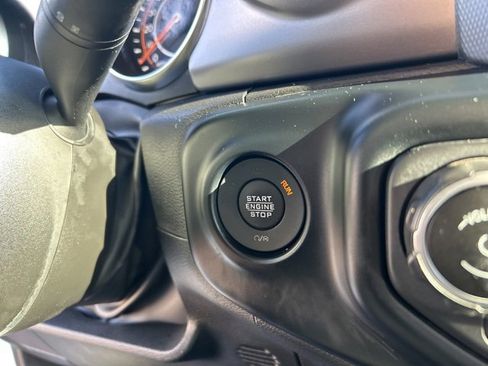 Used 2023 Jeep Gladiator Willys image 26