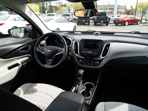 Used 2022 Chevrolet Equinox LS w/ LS Convenience Package AWD/4WD image 28
