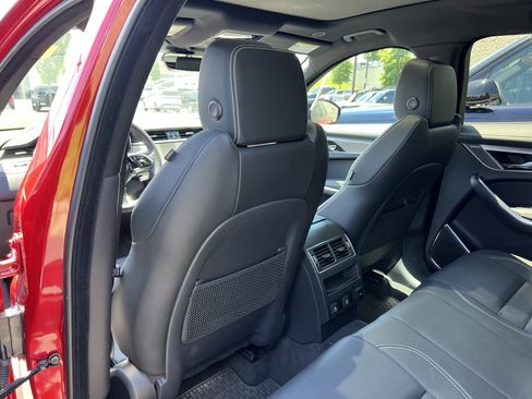 Certified 2026 Jaguar F-PACE R-Dynamic S AWD/4WD image 32