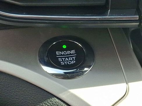 Used 2020 Ford Explorer XLT w/ Equipment Group 202A image 23