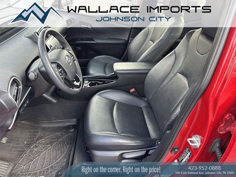 Used 2020 Toyota Prius XLE image 14