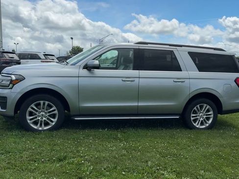Used 2022 Ford Expedition Max XLT AWD/4WD image 3
