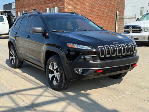 Used 2018 Jeep Cherokee Trailhawk w/ Quick Order Package 23L AWD/4WD image 4