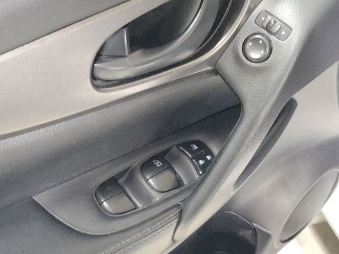 Used 2020 Nissan Rogue Sport S w/ Appearance Package FWD image 17