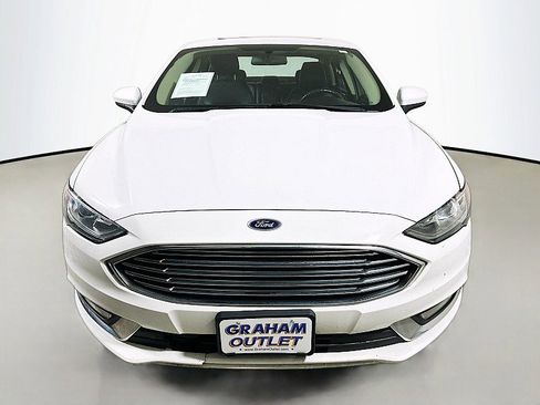 Used 2017 Ford Fusion SE w/ Equipment Group 601A image 2
