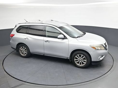 Used 2013 Nissan Pathfinder SV w/ Trailer Tow Pkg AWD/4WD image 34