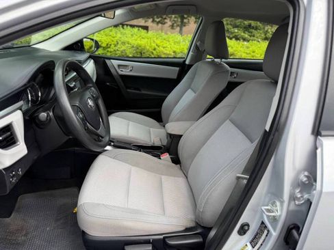 Used 2015 Toyota Corolla LE FWD image 11
