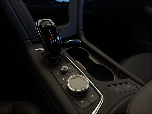 New 2025 Cadillac XT6 Luxury image 29