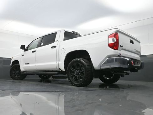 Used 2020 Toyota Tundra SR5 w/ SR5 Upgrade Package AWD/4WD image 26