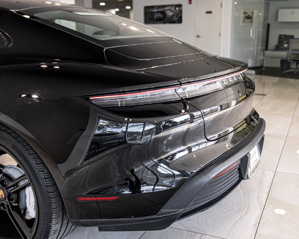 Used 2020 Porsche Taycan 4S w/ Premium Package AWD/4WD image 15