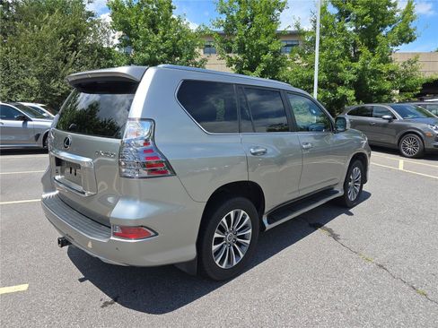 Used 2021 Lexus GX 460 Luxury w/ Accessory Package AWD/4WD image 3